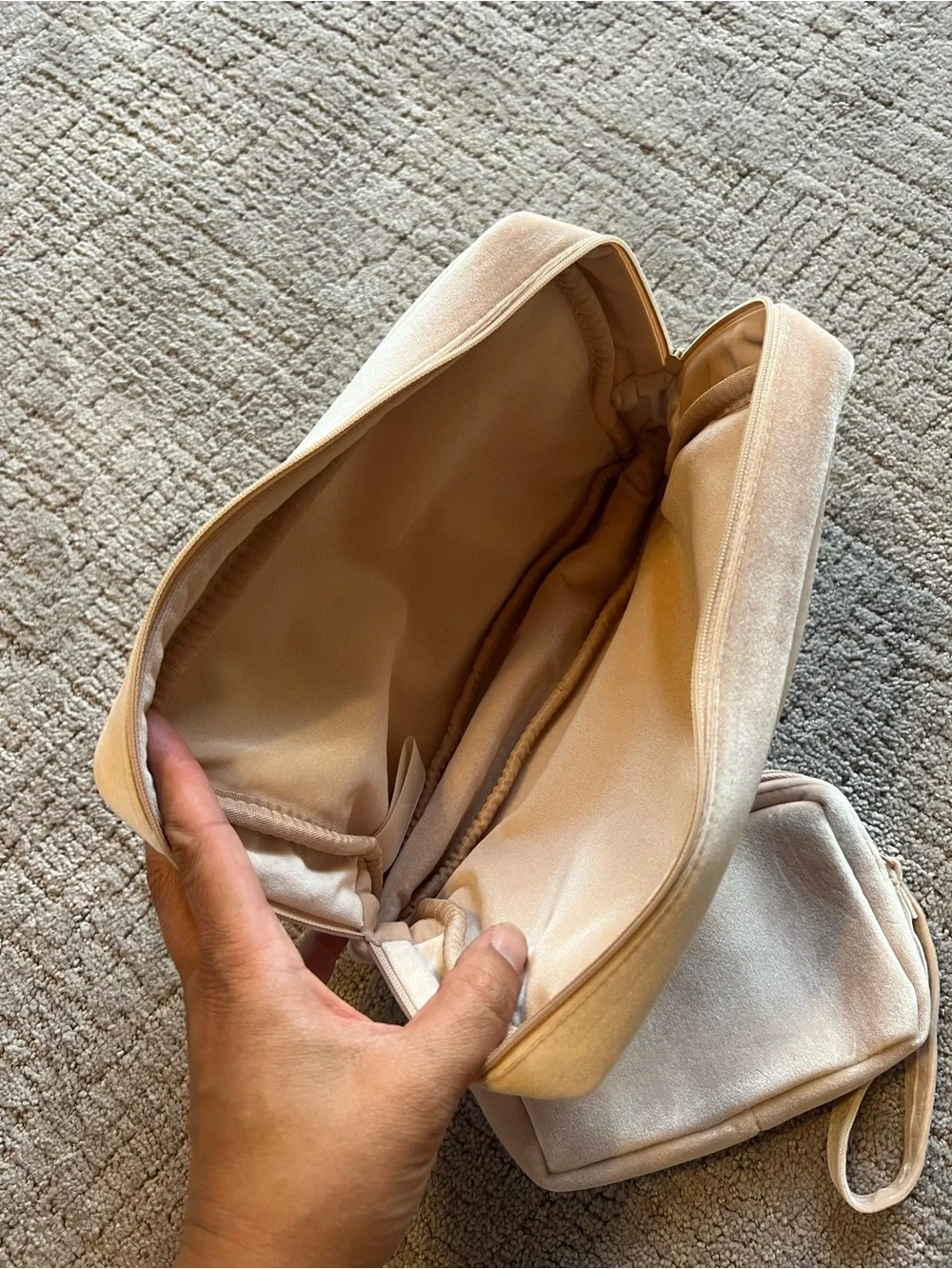 Valentino Soft Cosmetic Pouch Set (2)